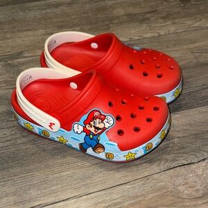 CROCS & Nintendo Super Mario Bros Light-Up Collab Sz J2